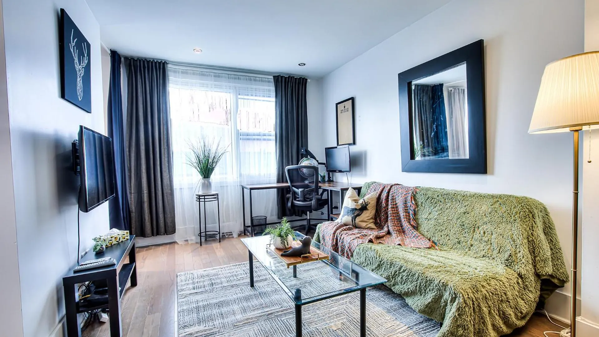 Plateau Escape & Nightlife Adventures! Downtown Super Value! Full 1Br Apartments Montreal 0*,  Canada